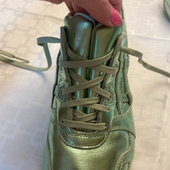 RARE GREEN ASICS GEL LYTE III SHOES - WOMEN'S SIZE 9 - Picture 9 of 11